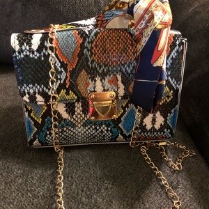 Shoulder purse